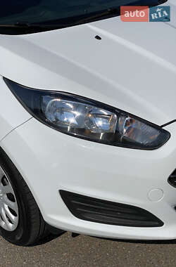 Хэтчбек Ford Fiesta 2013 в 