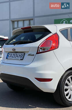 Хэтчбек Ford Fiesta 2013 в 