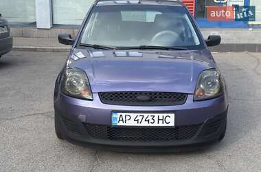 Хэтчбек Ford Fiesta 2006 в 
