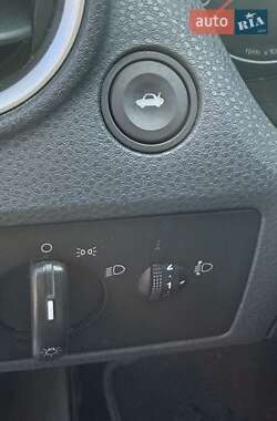 Хэтчбек Ford Fiesta 2006 в 