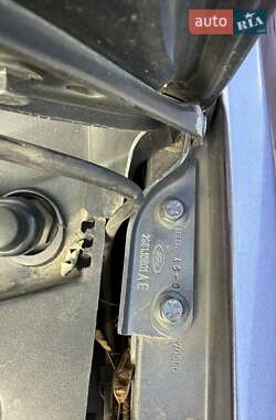 Хэтчбек Ford Fiesta 2006 в 