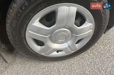 Хэтчбек Ford Fiesta 2006 в 