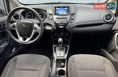 Хэтчбек Ford Fiesta 2017 в 