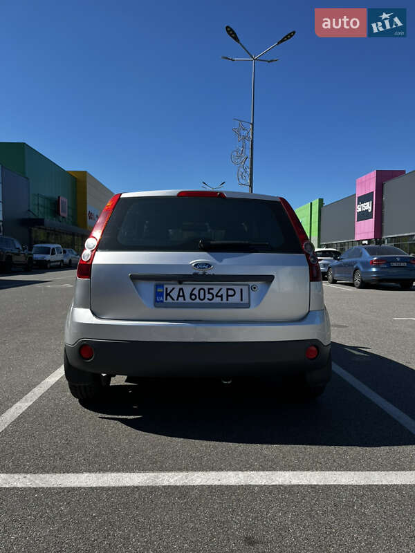 Хэтчбек Ford Fiesta 2006 в Киеве