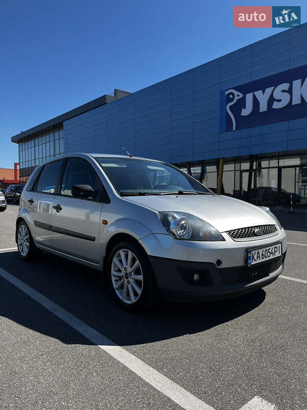 Хэтчбек Ford Fiesta 2006 в Киеве