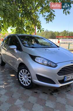 Седан Ford Fiesta 2013 в Ширяєвому