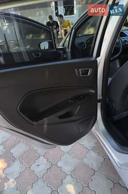 Седан Ford Fiesta 2013 в 