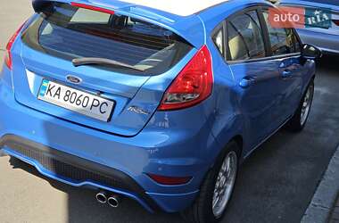 Хэтчбек Ford Fiesta 2011 в 