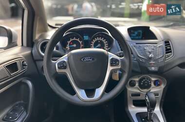 Хэтчбек Ford Fiesta 2017 в 