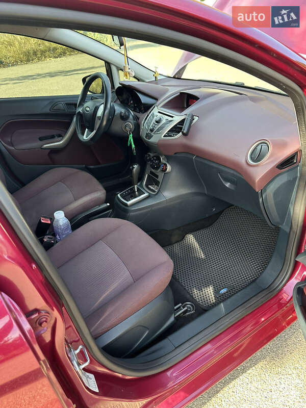 Хэтчбек Ford Fiesta 2010 в Чернигове фото 7 Хэтчбек Ford Fiesta 2010 в Чернигове