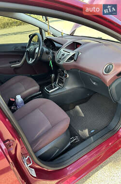 Хэтчбек Ford Fiesta 2010 в 