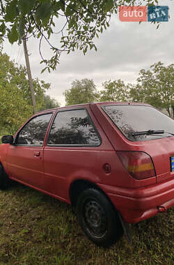 Хэтчбек Ford Fiesta 1989 в 