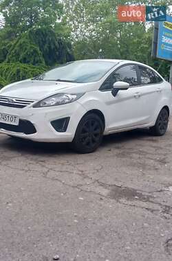Седан Ford Fiesta 2011 в 