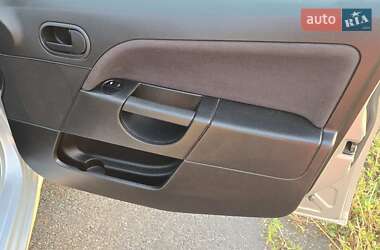 Хэтчбек Ford Fiesta 2008 в 