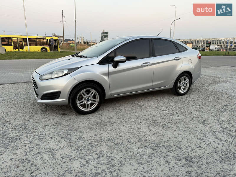 Седан Ford Fiesta 2019 в Львові