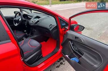 Хетчбек Ford Fiesta 2013 в 