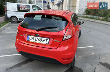 Хетчбек Ford Fiesta 2016 в 