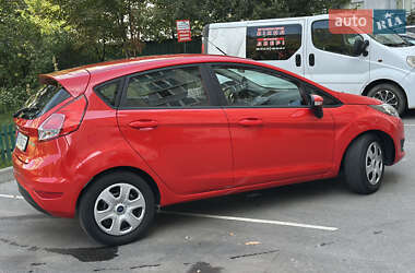 Хетчбек Ford Fiesta 2016 в 