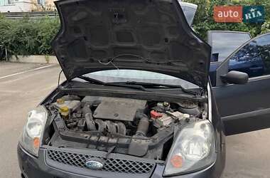 Хэтчбек Ford Fiesta 2008 в 