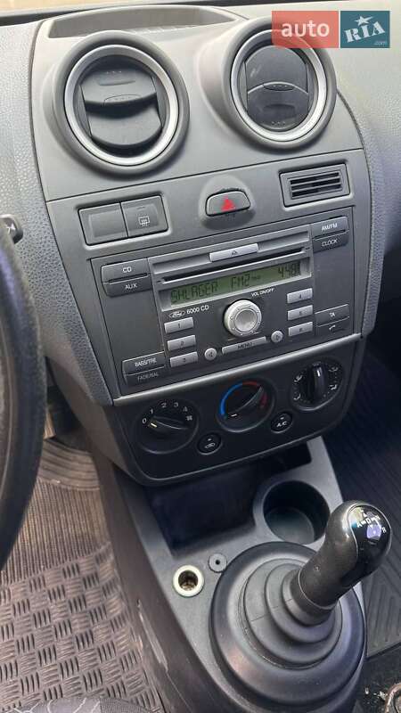 Хэтчбек Ford Fiesta 2008 в Вышгороде