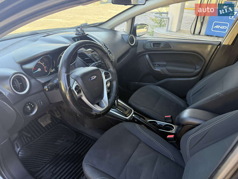 Седан Ford Fiesta 2016 в Чернівцях фото 6 Седан Ford Fiesta 2016 в Чернівцях