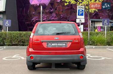 Хэтчбек Ford Fiesta 2007 в 