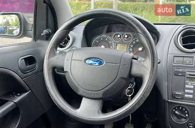 Хэтчбек Ford Fiesta 2007 в 