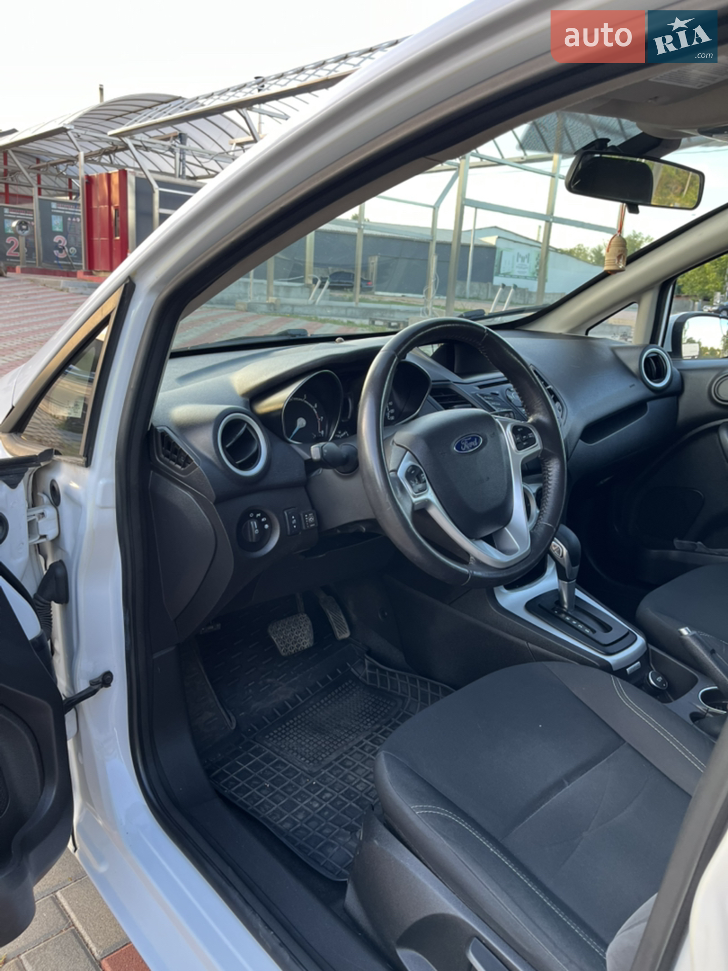 2015 Ford Fiesta - мініатюра 11