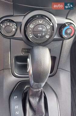 Хэтчбек Ford Fiesta 2013 в 