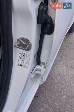 Хэтчбек Ford Fiesta 2013 в 