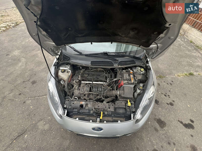 Седан Ford Fiesta 2015 в Львове фото 9 Седан Ford Fiesta 2015 в Львове