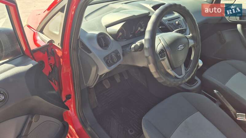 Хэтчбек Ford Fiesta 2010 в Киеве