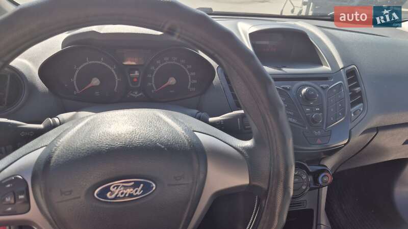 Хэтчбек Ford Fiesta 2010 в Киеве