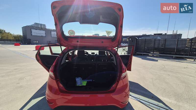 Хэтчбек Ford Fiesta 2010 в Киеве
