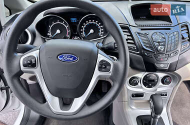 Хэтчбек Ford Fiesta 2018 в 