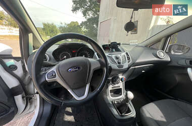 Хэтчбек Ford Fiesta 2011 в 