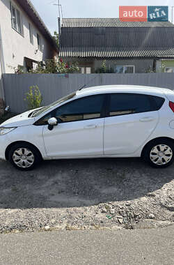 Хэтчбек Ford Fiesta 2011 в 
