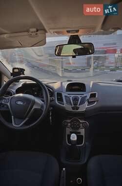 Хэтчбек Ford Fiesta 2011 в 