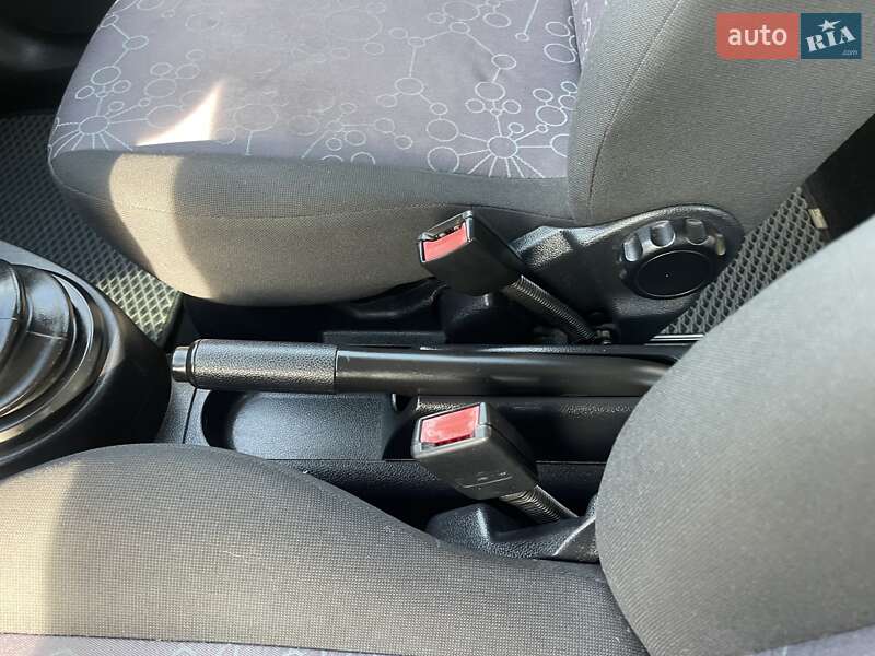 Хэтчбек Ford Fiesta 2006 в Одессе фото 8 Хэтчбек Ford Fiesta 2006 в Одессе