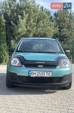 Хэтчбек Ford Fiesta 2006 в 