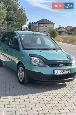 Хэтчбек Ford Fiesta 2006 в 