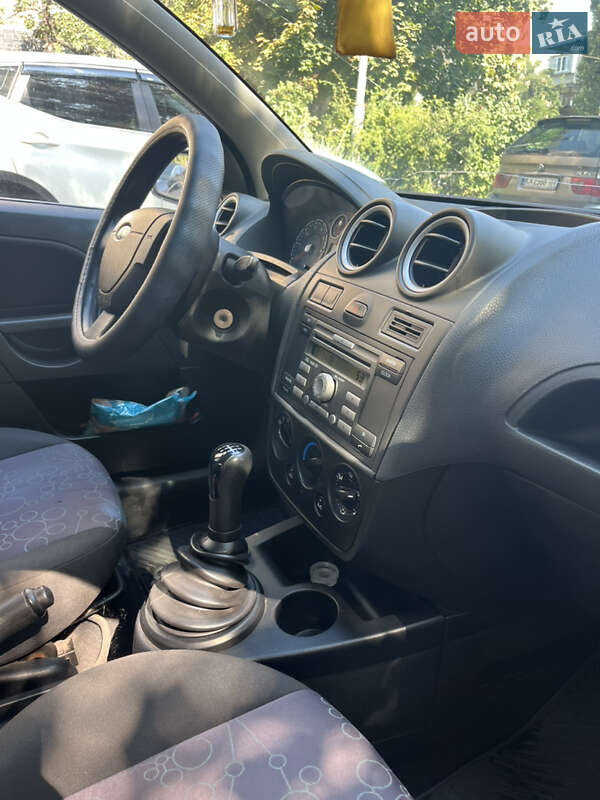 Хэтчбек Ford Fiesta 2006 в Киеве