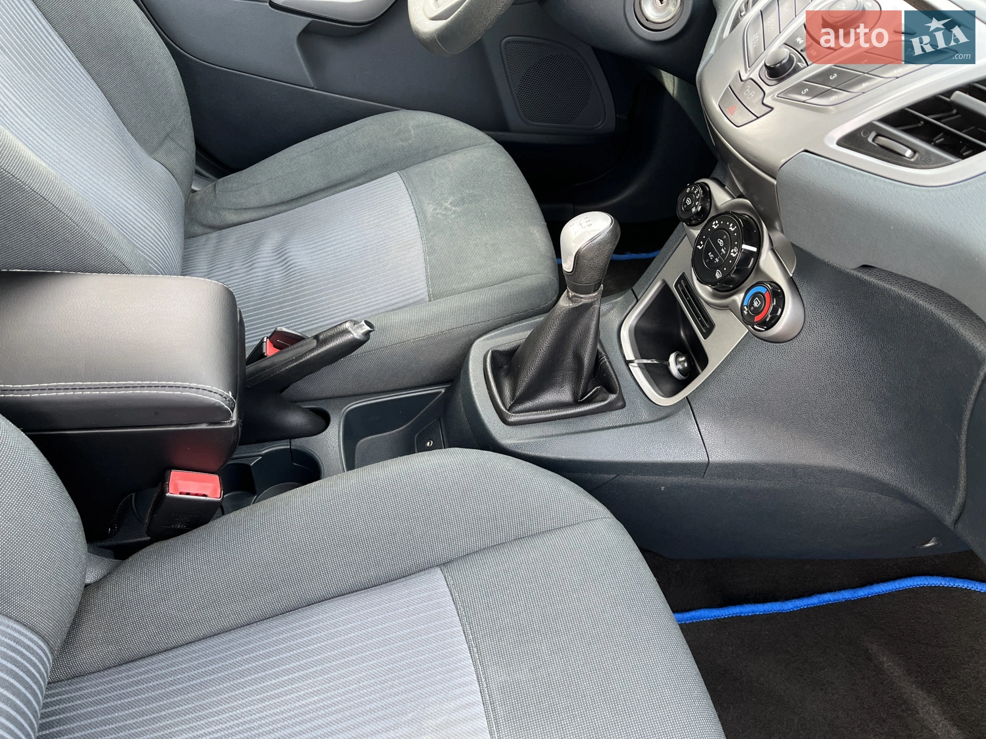 2011 Ford Fiesta - мініатюра 19