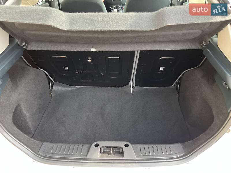 Хэтчбек Ford Fiesta 2011 в Пустомытах
