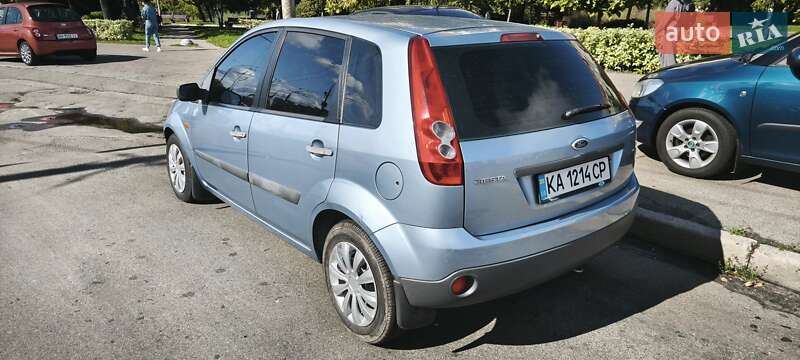 Хэтчбек Ford Fiesta 2006 в Киеве
