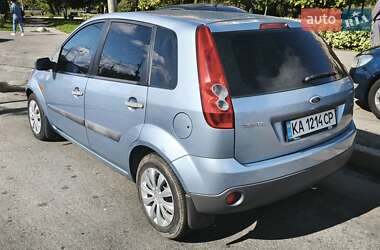 Хетчбек Ford Fiesta 2006 в 