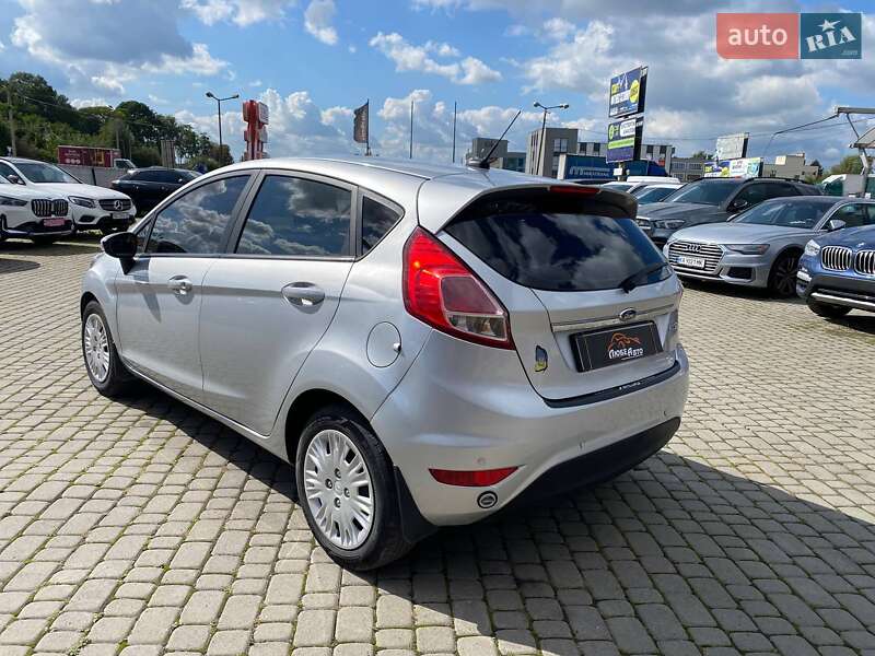 Хэтчбек Ford Fiesta 2015 в Львове