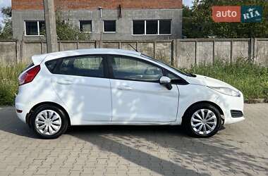 Хэтчбек Ford Fiesta 2016 в 