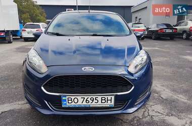 Хэтчбек Ford Fiesta 2016 в 