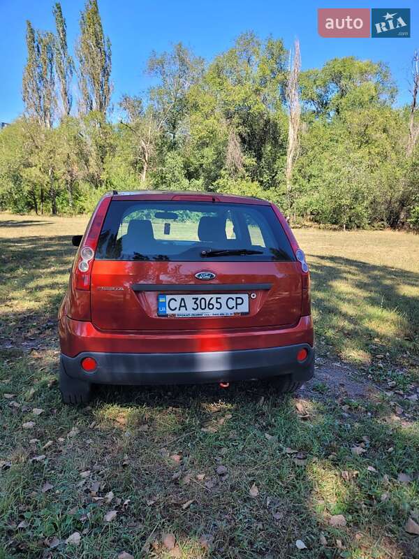 Хэтчбек Ford Fiesta 2006 в Запорожье фото 2 Хэтчбек Ford Fiesta 2006 в Запорожье